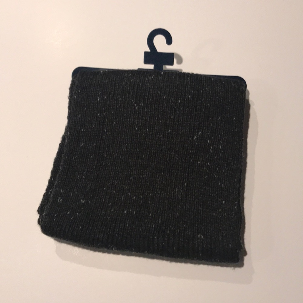 Charcoal Grey Urban Pipeline flecked-scarf